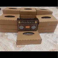 مجسمه رادیو چوبی‌