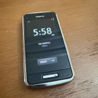 نوکیا C6 تمیز و سالم