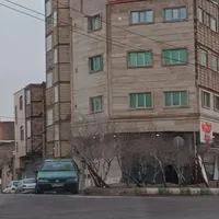 سه طبقه آپارتمان با مغازه ۴۵متری