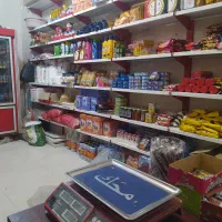 فروشنده خانم مسلط به امور فروشندگی