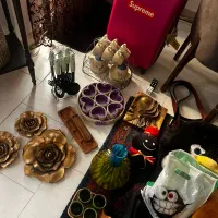 تعدادی وسایل ست کفگیر و قاب موبایل