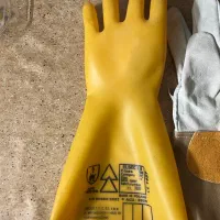 دستکش برق صنعتی