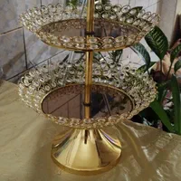 یک عدد شیرینی خوری دوطبقه
