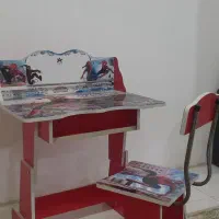 میز تحریر باکس دار بسیار تمیز در حد نو ،خیلی محکم