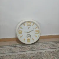 ساعت دیواری