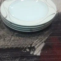 ۲ دست استکان ا دست پیاله و۴ عددم بشقاب۳دستم چنگال