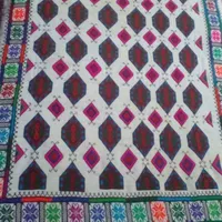 روی دشک و بالش دونفره