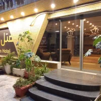 نیروی خدمات و خانه دار هتل