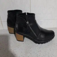 پوتین لژدار در حد نونو برای سایز ۴۰ ۴۱