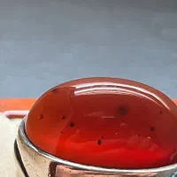 عقیق یمنی کهنه|جواهرات|ری, بی‌بی شهر بانو|دیوار