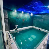 باغویلا جنگلی بااستخر آبگرم زلال وتصفیه وپارکنیگ