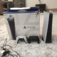 ps5 اروپایی خیلی کم کار دو دسته DVD دارای ده بازی|کنسول، بازی ویدئویی و آنلاین|ساوه, |دیوار