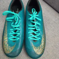 کفش فوتبالی استوک دار