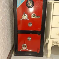 گاو صندق بدون هیچ خطو خشی.