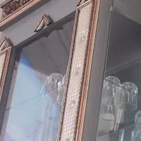 بوفه به متن نگاه کن