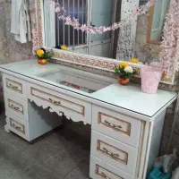 میز و آینه|آرایشگاه و سالن‌های زیبایی|مشهد, چهارچشمه|دیوار