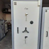 گاوصندوق فقط کاوه و زیر ویترینی نو و اکبند|ابزارآلات|کرمان, |دیوار