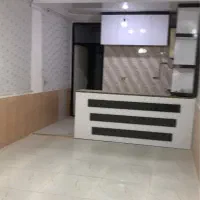 طبقه همکف راه جدا ماشین‌رو