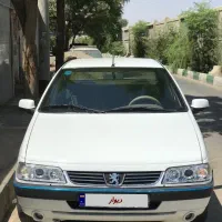 یک دستگاه اتومبیل ۴۰۵ اس ال ایکس