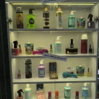 استخدام فروشنده در غرفه آرایشی و بهداشتی