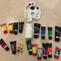 رنگ اکلریک و پالت رنگ