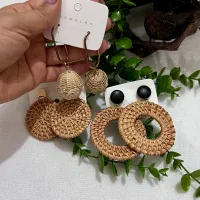 گوشواره چوبی