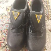 کفش ایمنی|کیف، کفش، کمربند|مشهد, حضرت حجت|دیوار