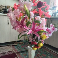گلدان و گل ها زیبا نو تمیز
