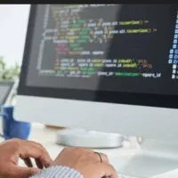 کارشناس IT هستم