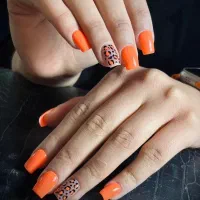 کاشت ناخن با تخفیف ویژه