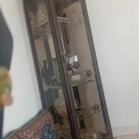 یک عدد بوفه قهوه ای در حدنو سالم و تر تمیز