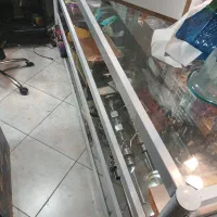 پیشخوان شیشه ای