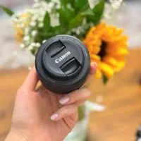 لنز فیکس ۵۰ اف ۱.۸