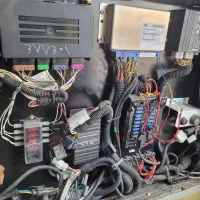 باتریساز یا اچار به دست فنی