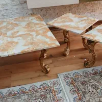 میز جلو مبلی و دوتا عسلی