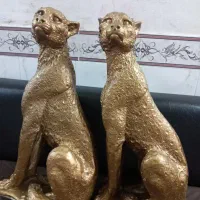 دو عدد مجسمه‌ی گچی پلنگ