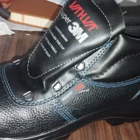 کفش ایمنی|کیف، کفش، کمربند|قائن, |دیوار