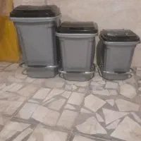 سطل پلاستیکی پدال فلزی