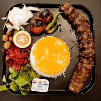 ظرفشور آقا در کبابی