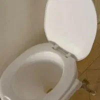 توالت فرنگی در حد نو