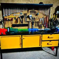 میز کار اهنی