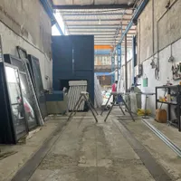 سازنده درب پنجره کارگر استادکار