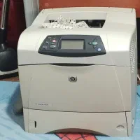 یک دستگاه پرینتر hp