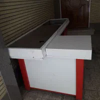 میز فروشگاهی و تابلو مغازه