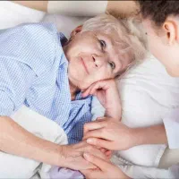 نیازمند پرستار سالمند