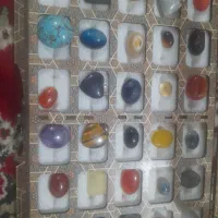 تعدادی نگین انگشتر به فروش می رسد