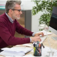 کارشناس مارکتینگ آقا