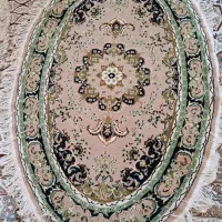 دو عدد فرش بیضی  در حد نو