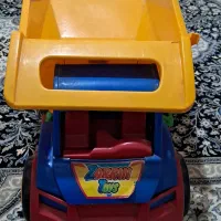 کامیون اسباب بازی