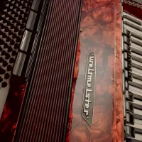 آکاردئون|پیانو، کیبورد، آکاردئون|پایین هولار, |دیوار